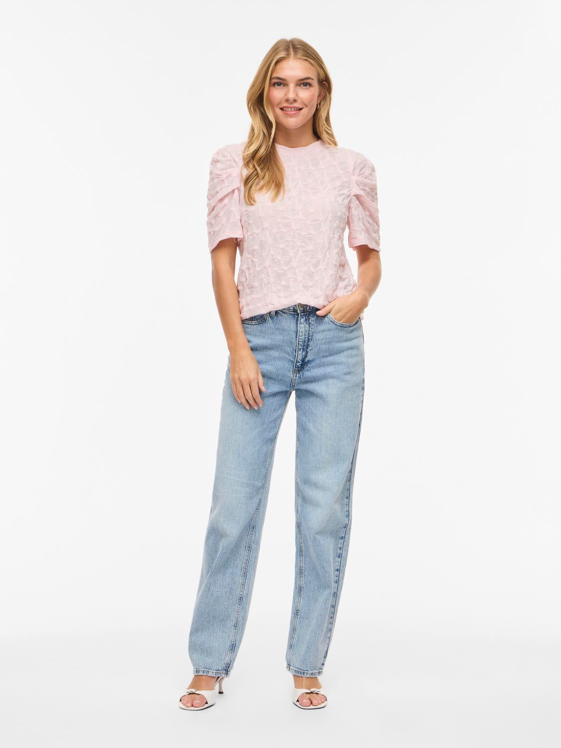 model_shot-front_full